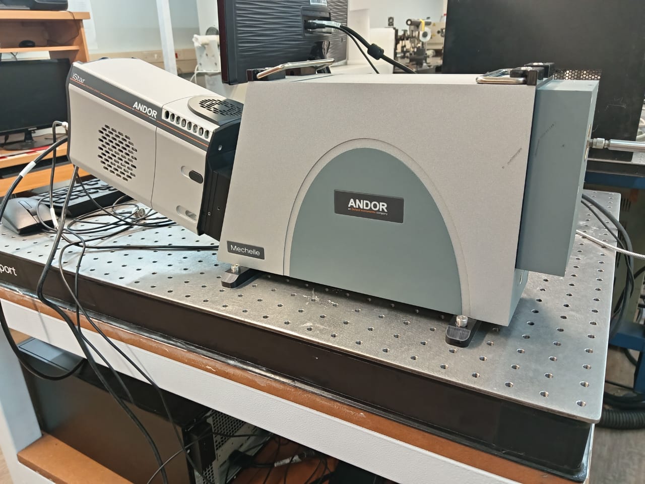 Andor Mechelle — plasma spectroscopy